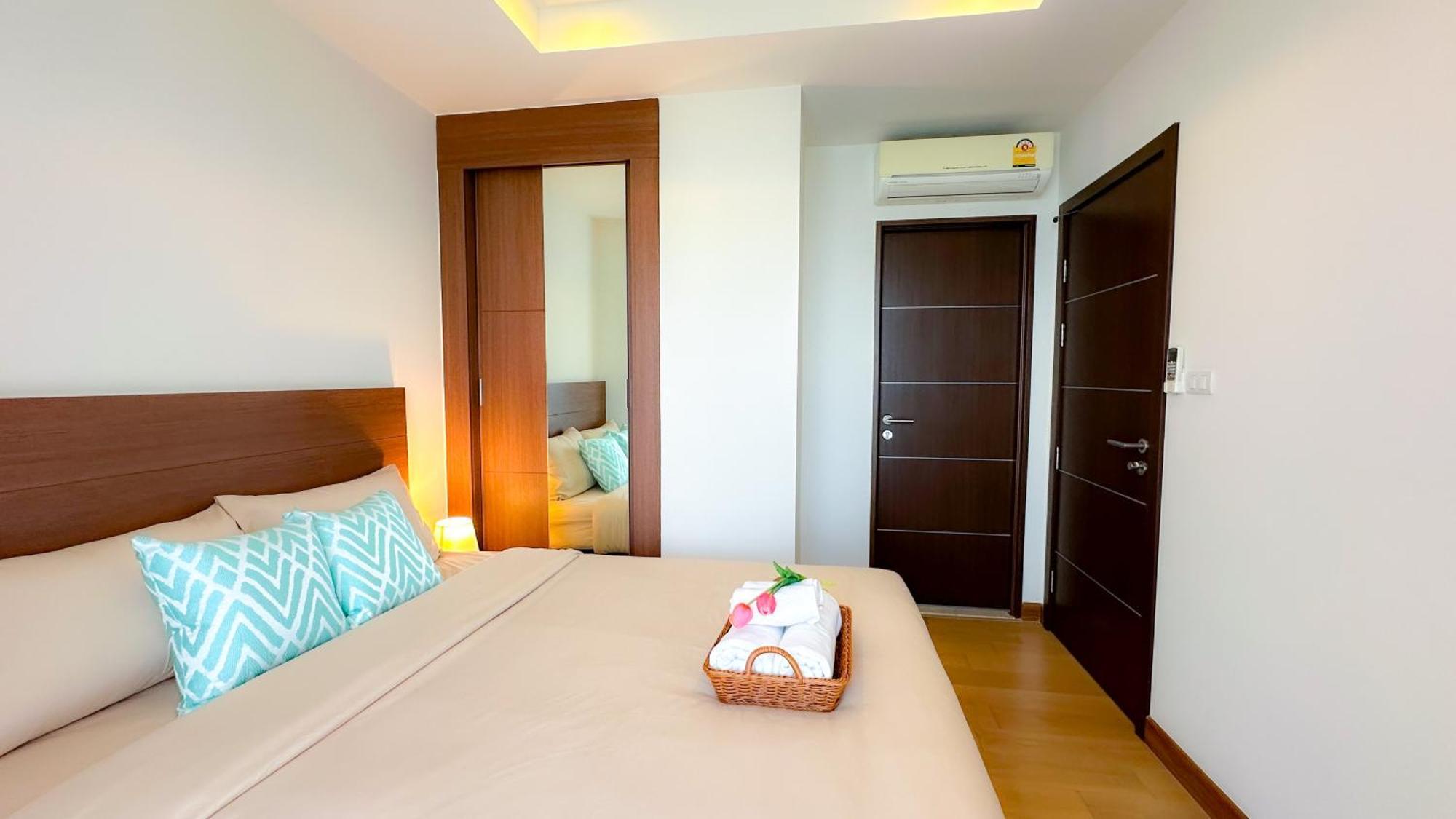 The Astra Chang Khlan Chiang Mai Extérieur photo