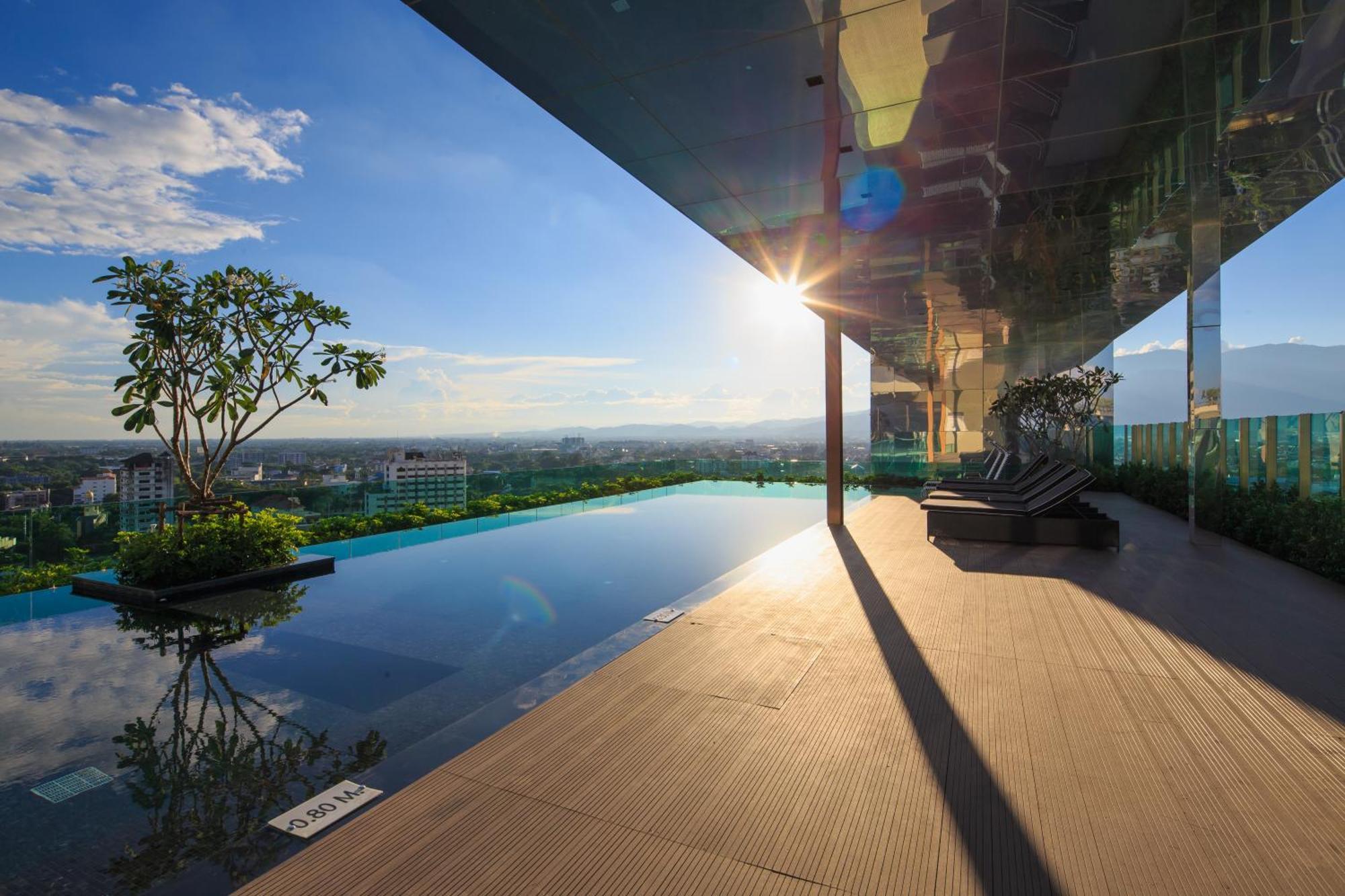 The Astra Chang Khlan Chiang Mai Extérieur photo